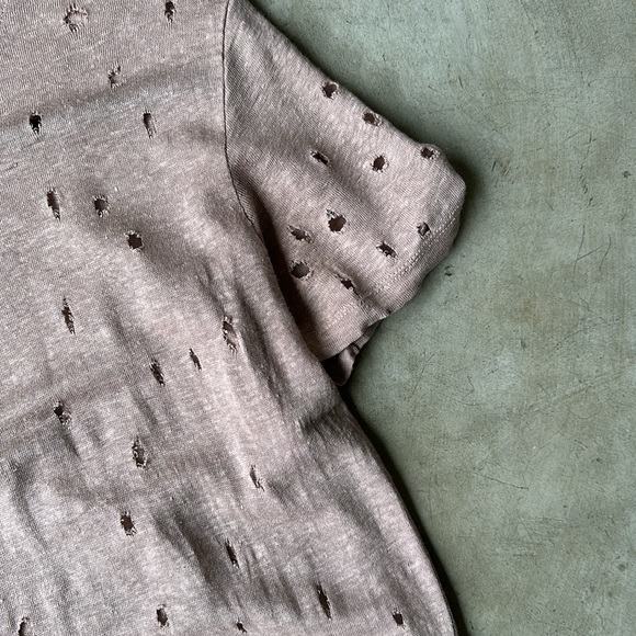 IRO Clay Linen Tee with Holes - Picture 3 of 5